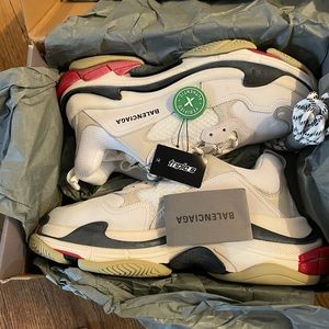 Balenciaga triple s size 45
